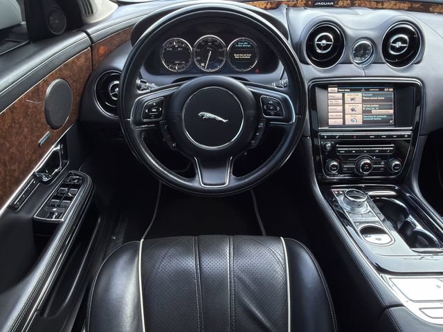 Used 2015 Jaguar XJ L Portfolio RWD image 11