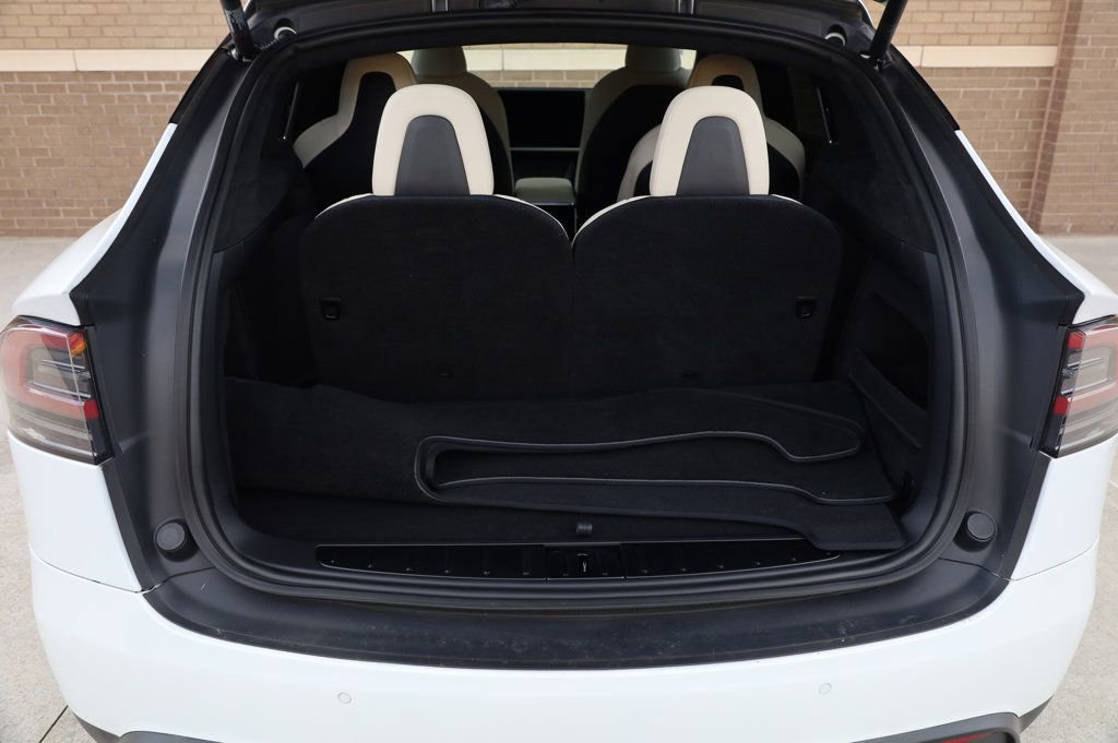 Used 2022 Tesla Model X Plaid image 15