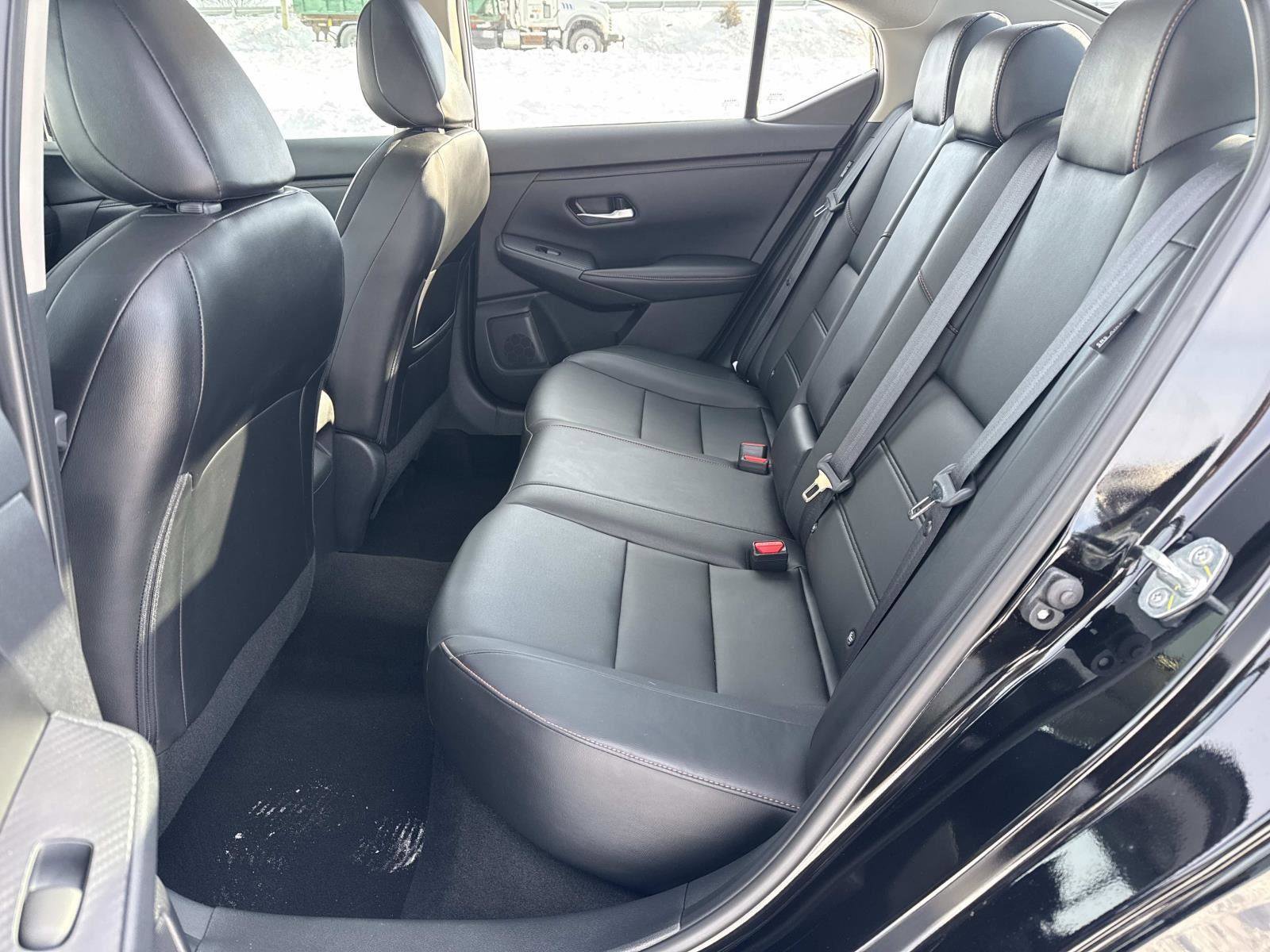 Used 2023 Nissan Sentra SR w/ SR Premium Package image 22