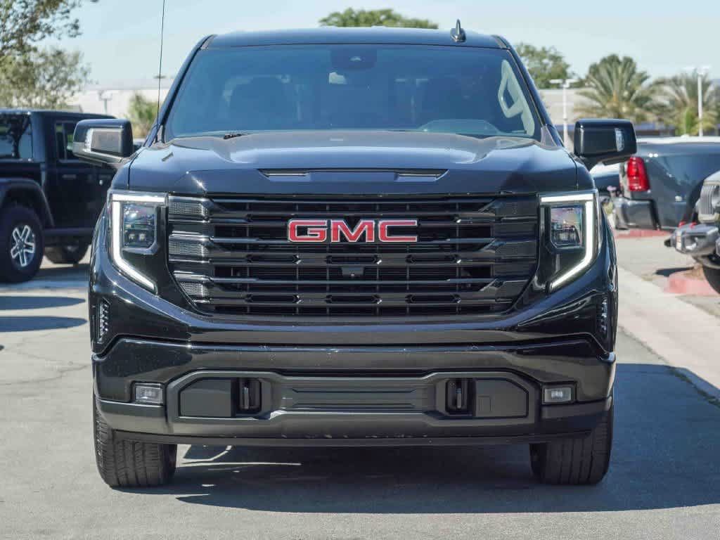 Used 2023 GMC Sierra 1500 Elevation w/ Preferred Package AWD/4WD image 2