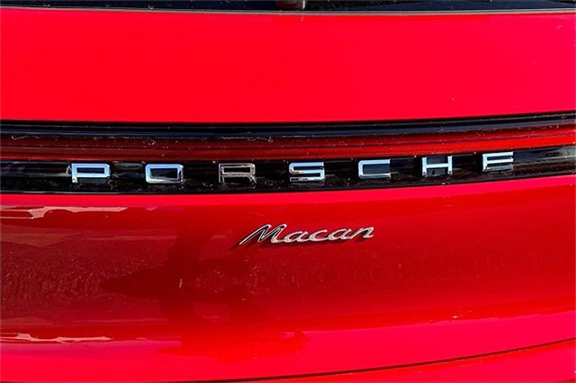 Used 2025 Porsche Macan image 38