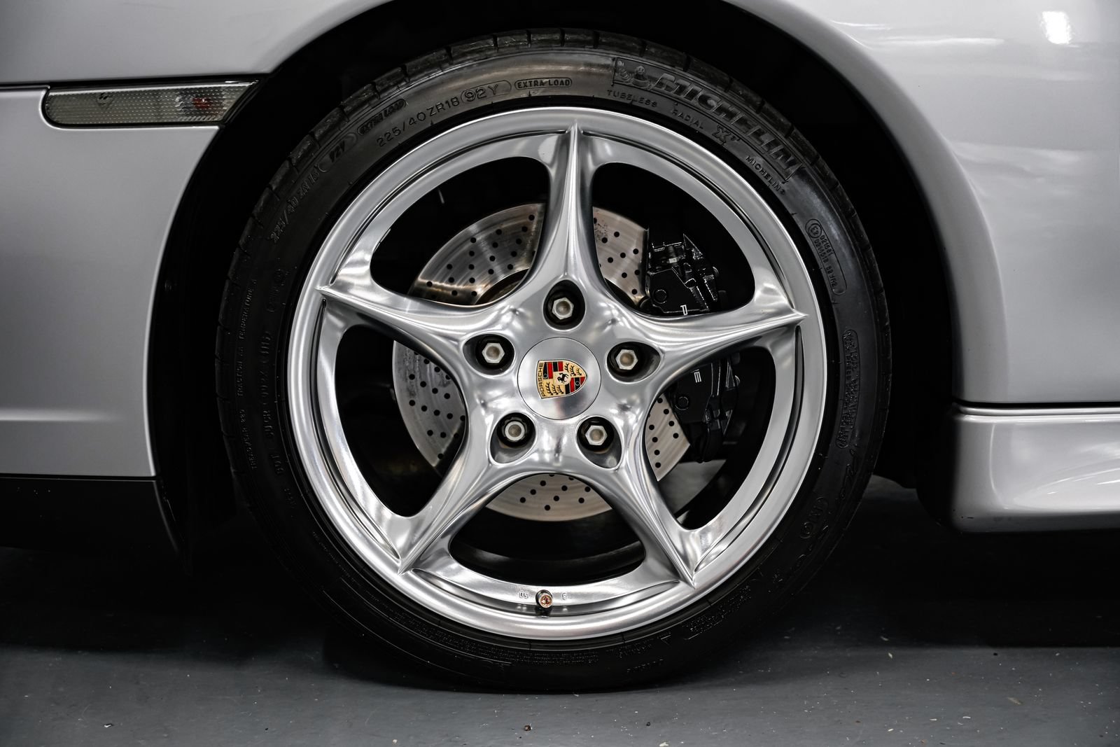 Used 2004 Porsche 911 Carrera RWD image 48