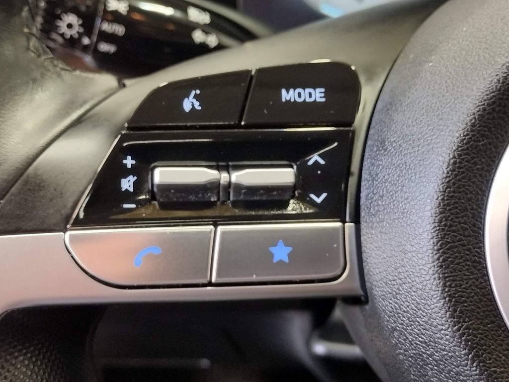 Certified 2024 Hyundai Elantra Limited FWD image 28