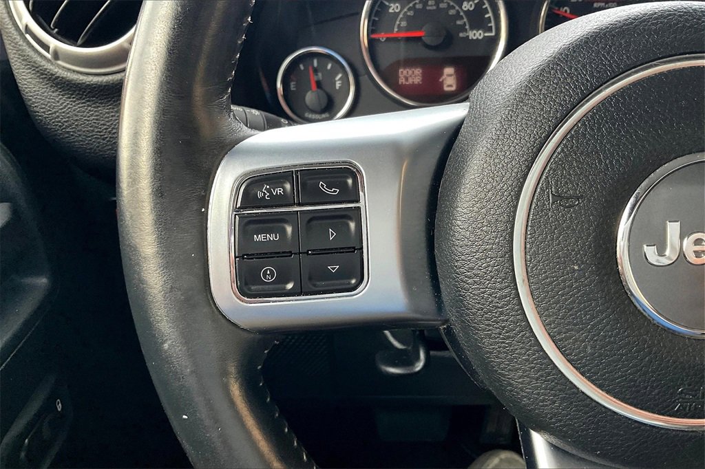 Used 2016 Jeep Wrangler Unlimited Rubicon image 18