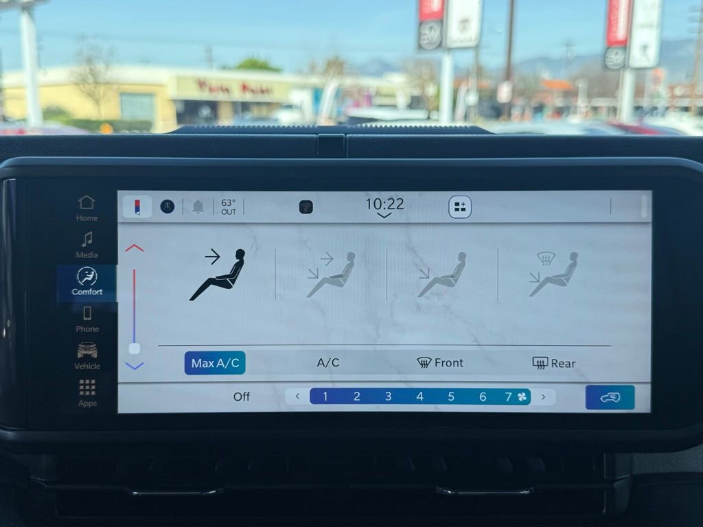 Used 2025 Jeep Wrangler Willys image 32