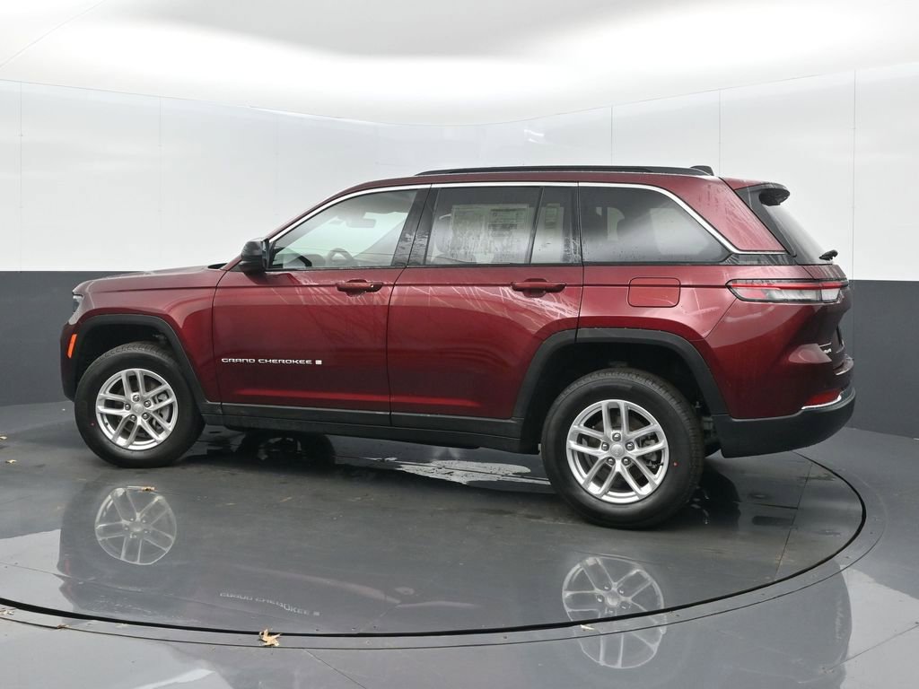 New 2026 Jeep Grand Cherokee Laredo image 5