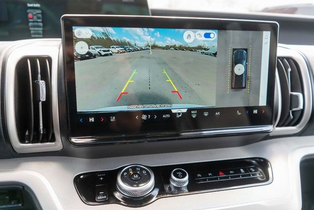Used 2025 Ford Expedition Active AWD/4WD image 24