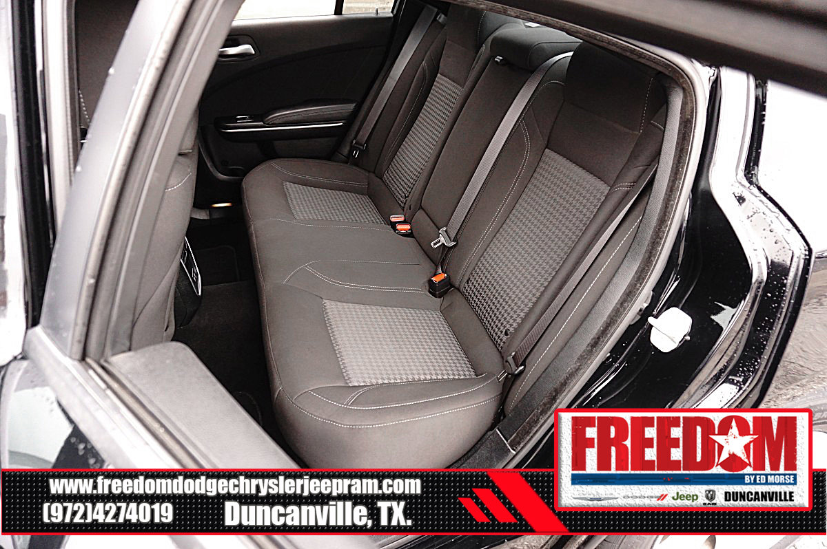 Used 2023 Dodge Charger SXT RWD image 14
