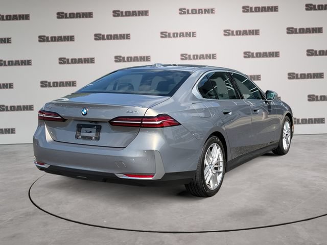 Used 2024 BMW 540i xDrive w/ Convenience Package AWD/4WD image 5