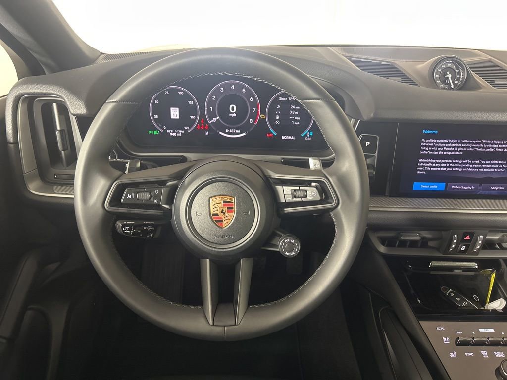 Certified 2026 Porsche Cayenne Coupe image 23