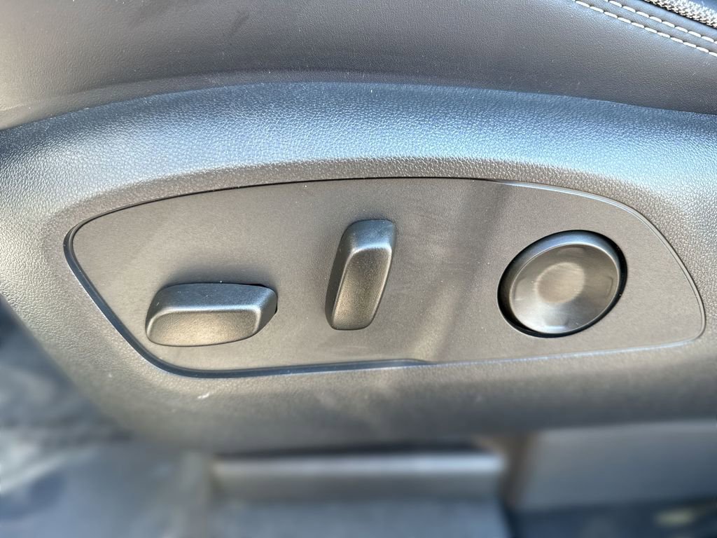 Used 2024 GMC Sierra EV Denali image 14