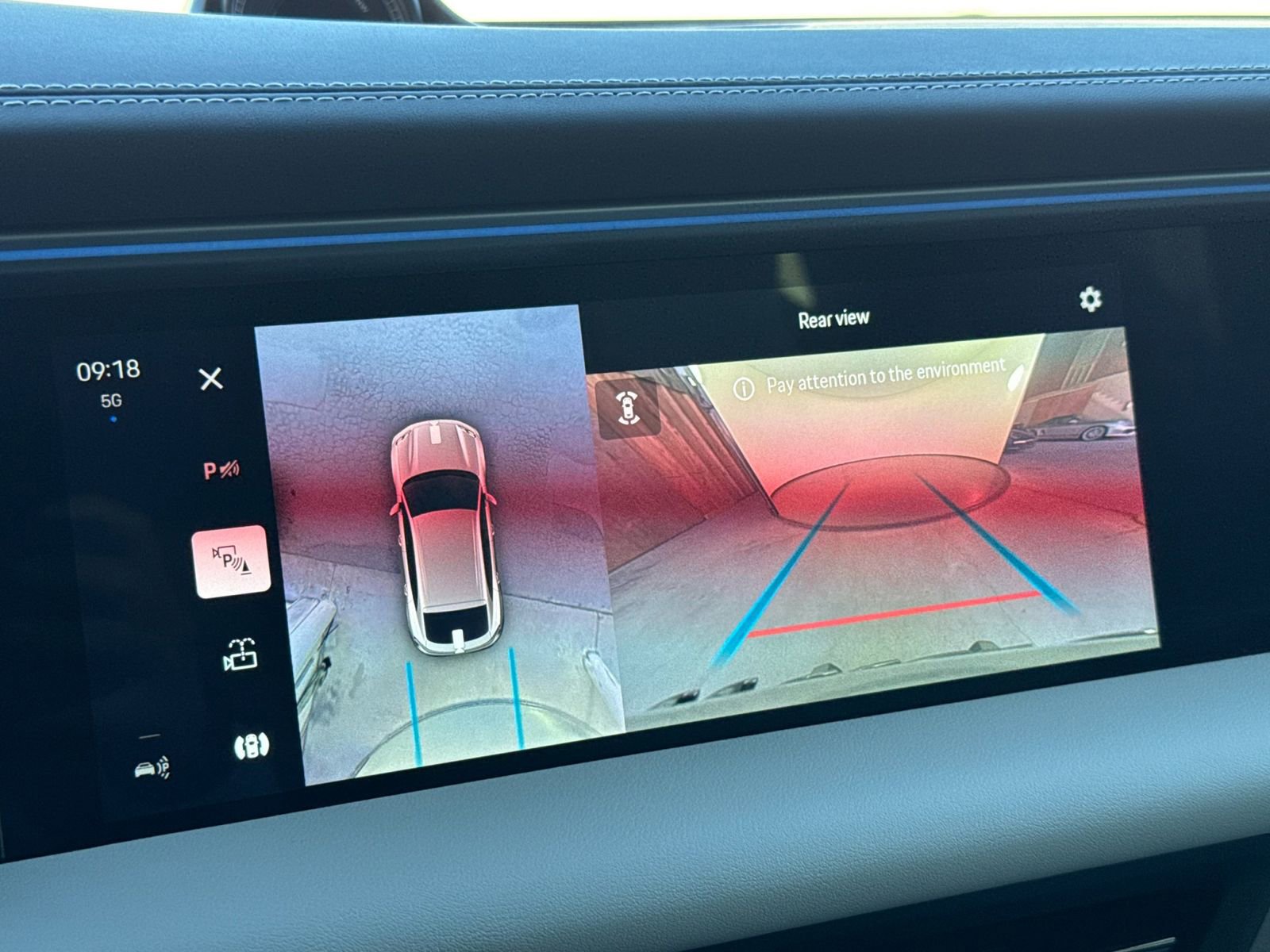 Used 2025 Porsche Macan 4 Electric image 24