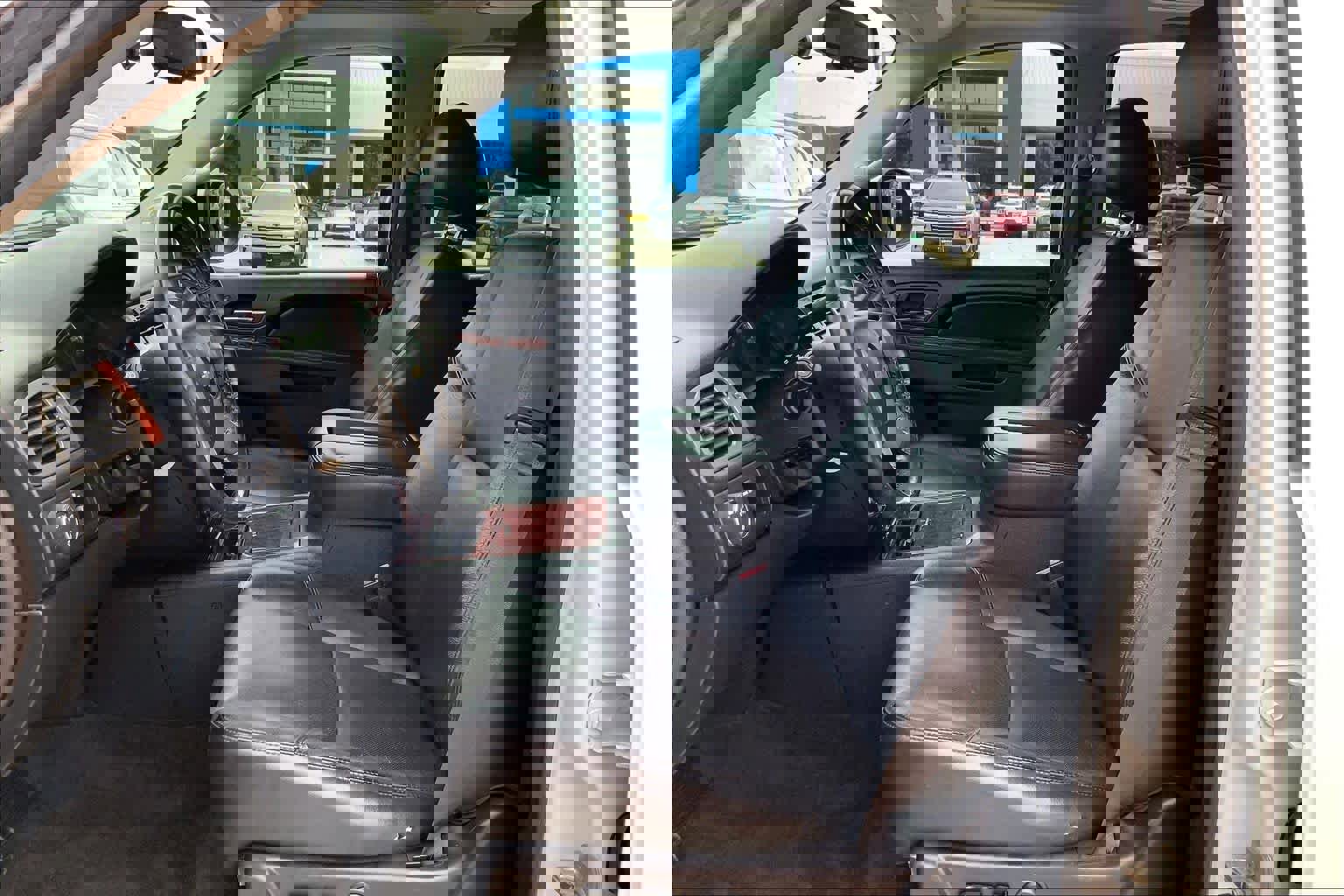 Used 2013 Chevrolet Suburban LTZ image 7