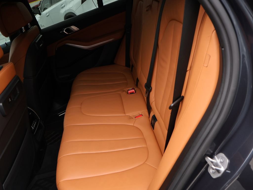 Used 2022 BMW X5 xDrive45e w/ Luxury Seating Package image 16