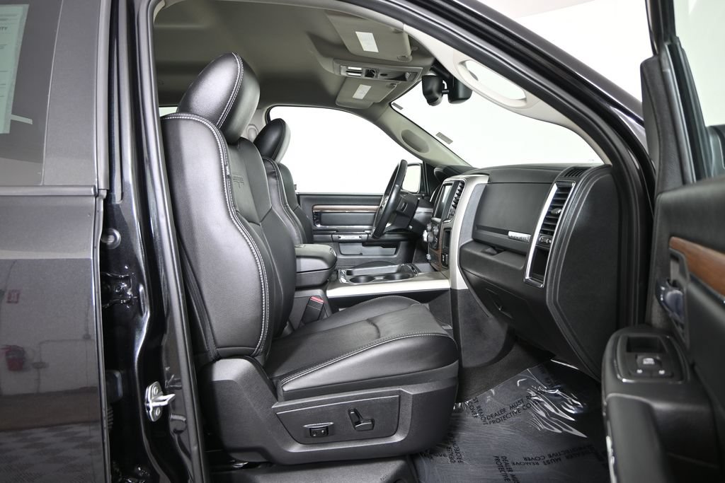 Used 2016 RAM 1500 Laramie w/ Convenience Group AWD/4WD image 14
