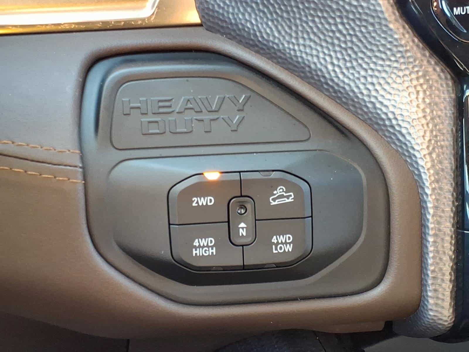 Used 2025 RAM 2500 Limited AWD/4WD image 27