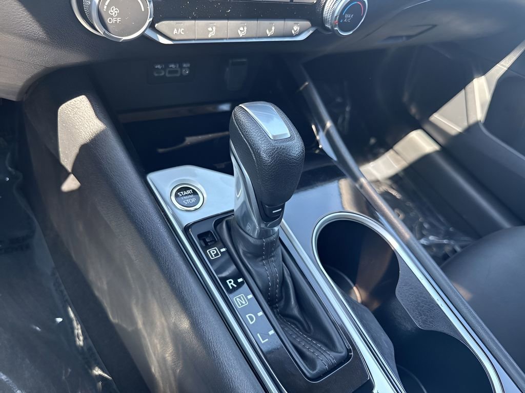 Used 2024 Nissan Altima 2.5 SV FWD image 16
