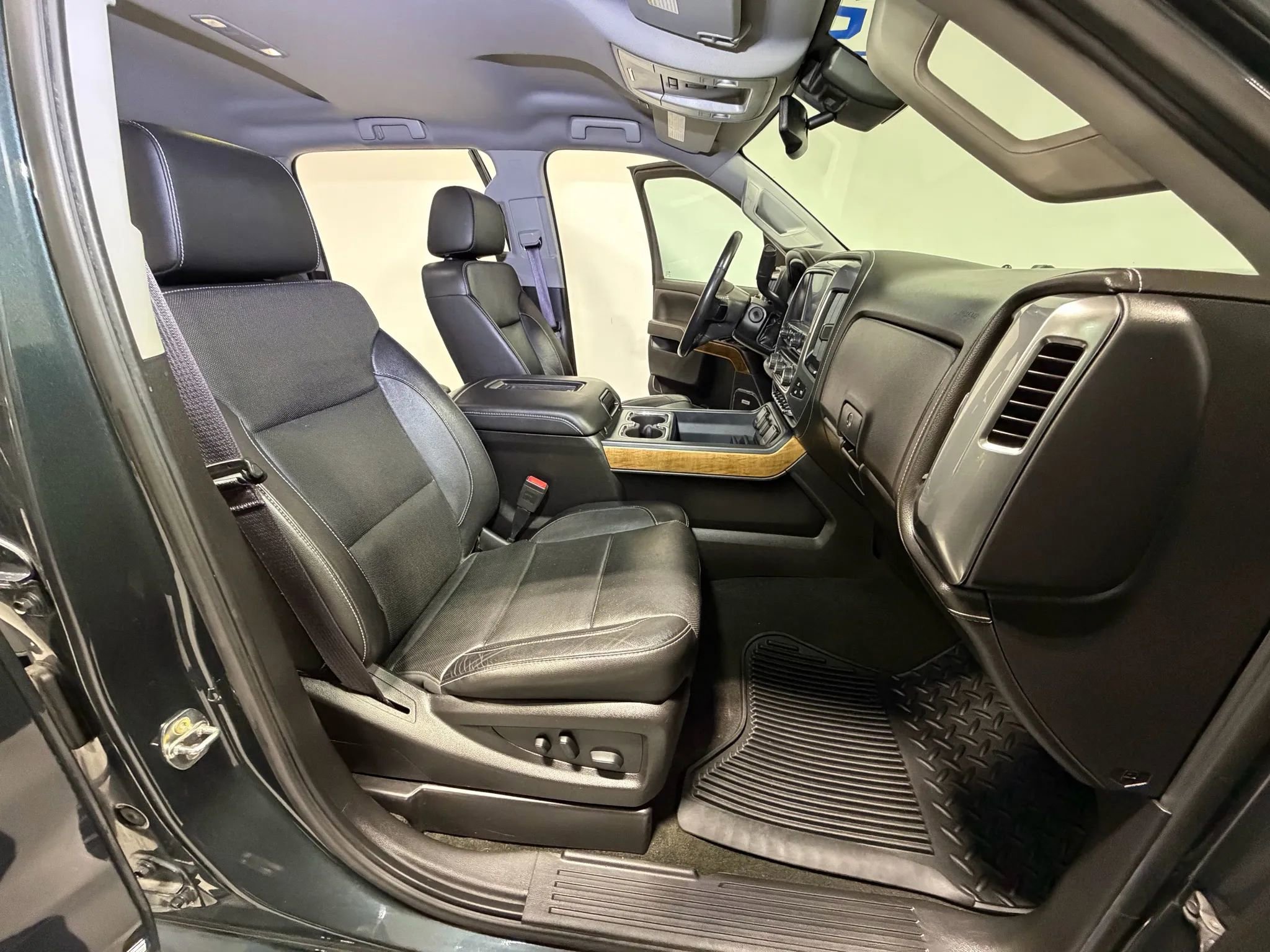 Used 2017 Chevrolet Silverado 2500 LTZ w/ Duramax Plus Package image 18