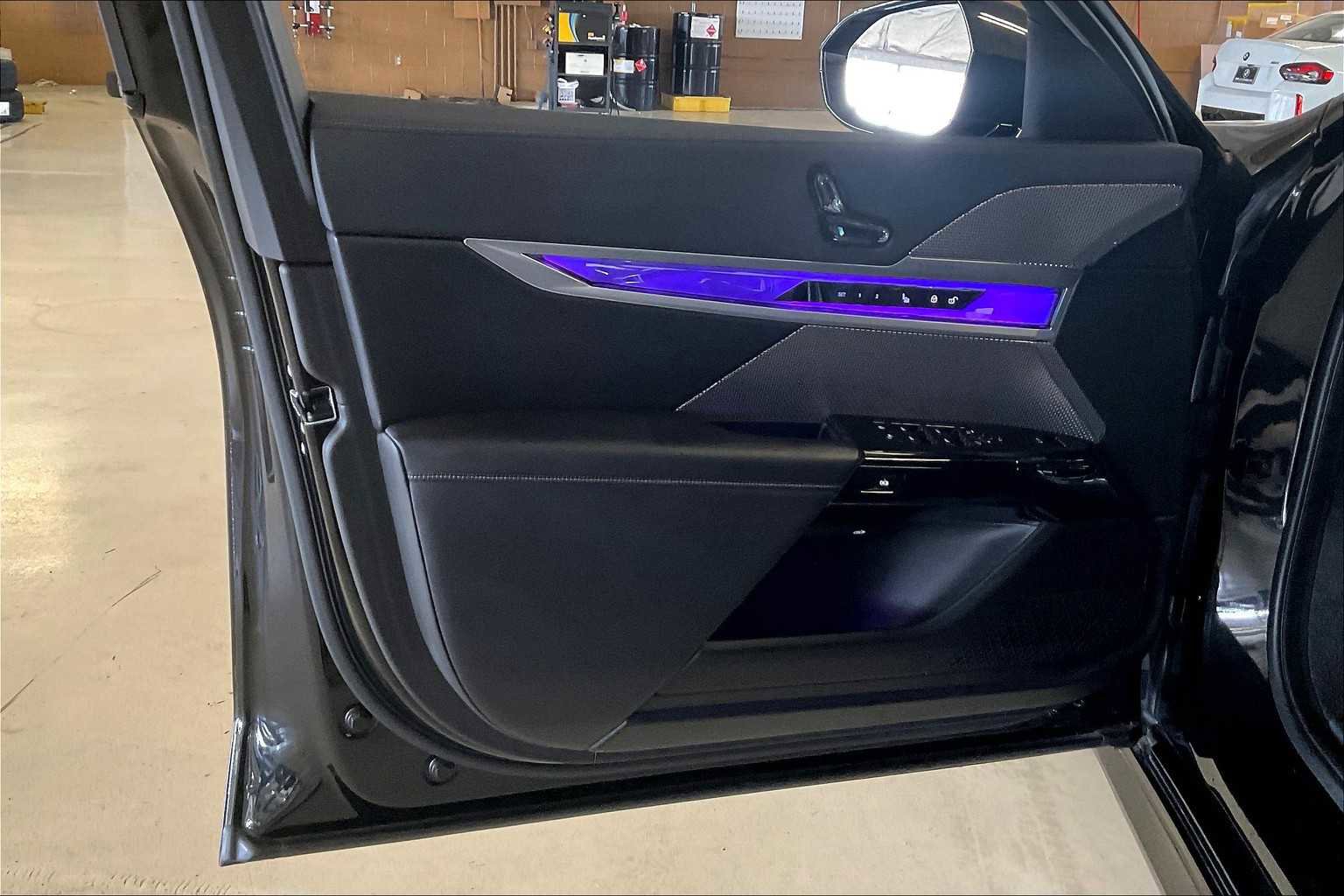 Used 2023 BMW i7 xDrive60 image 20