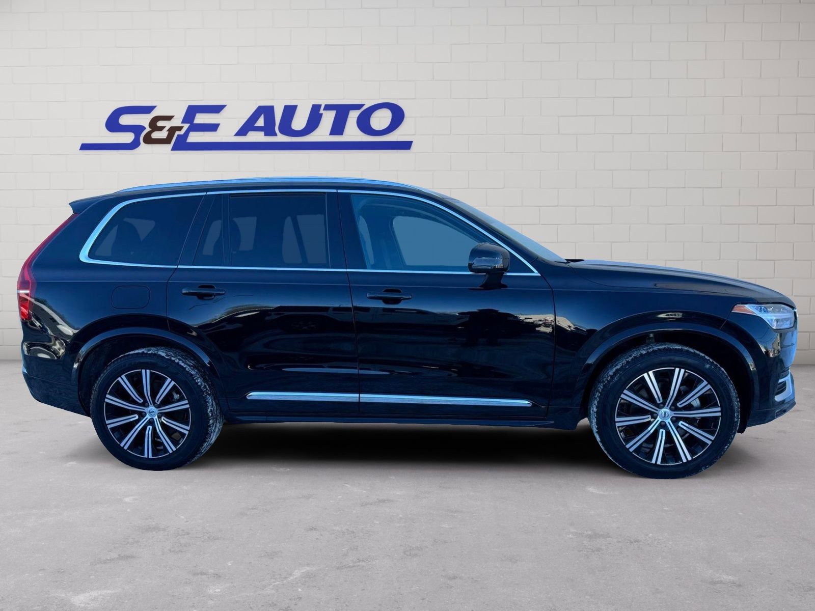 Used 2025 Volvo XC90 B5 Core AWD/4WD image 5