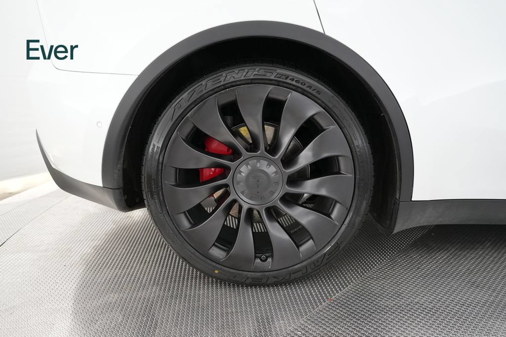 Used 2022 Tesla Model Y Performance AWD/4WD image 9