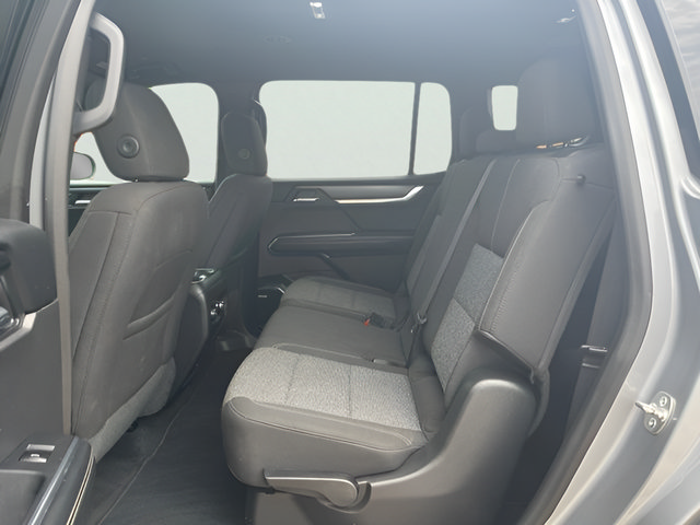 Used 2025 GMC Acadia Elevation FWD image 32