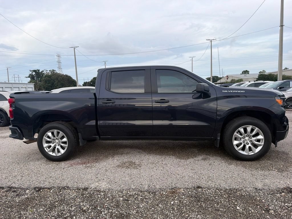 Used 2023 Chevrolet Silverado 1500 Custom w/ LPO, Dark Essentials Package RWD image 4