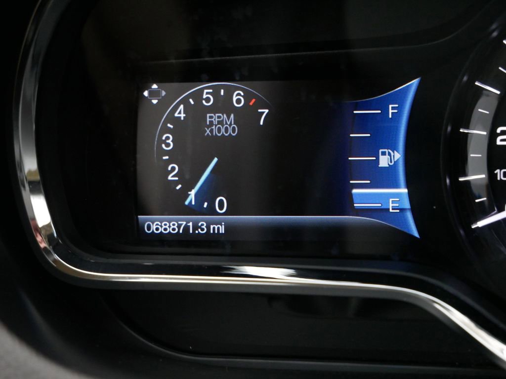 Used 2019 Lincoln MKT AWD image 27