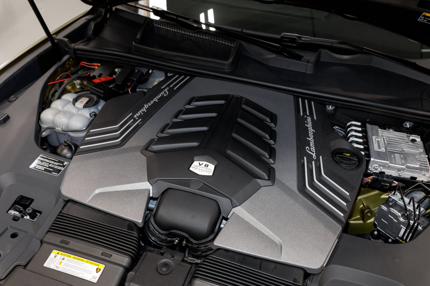 Used 2024 Lamborghini Urus Performante AWD/4WD image 72
