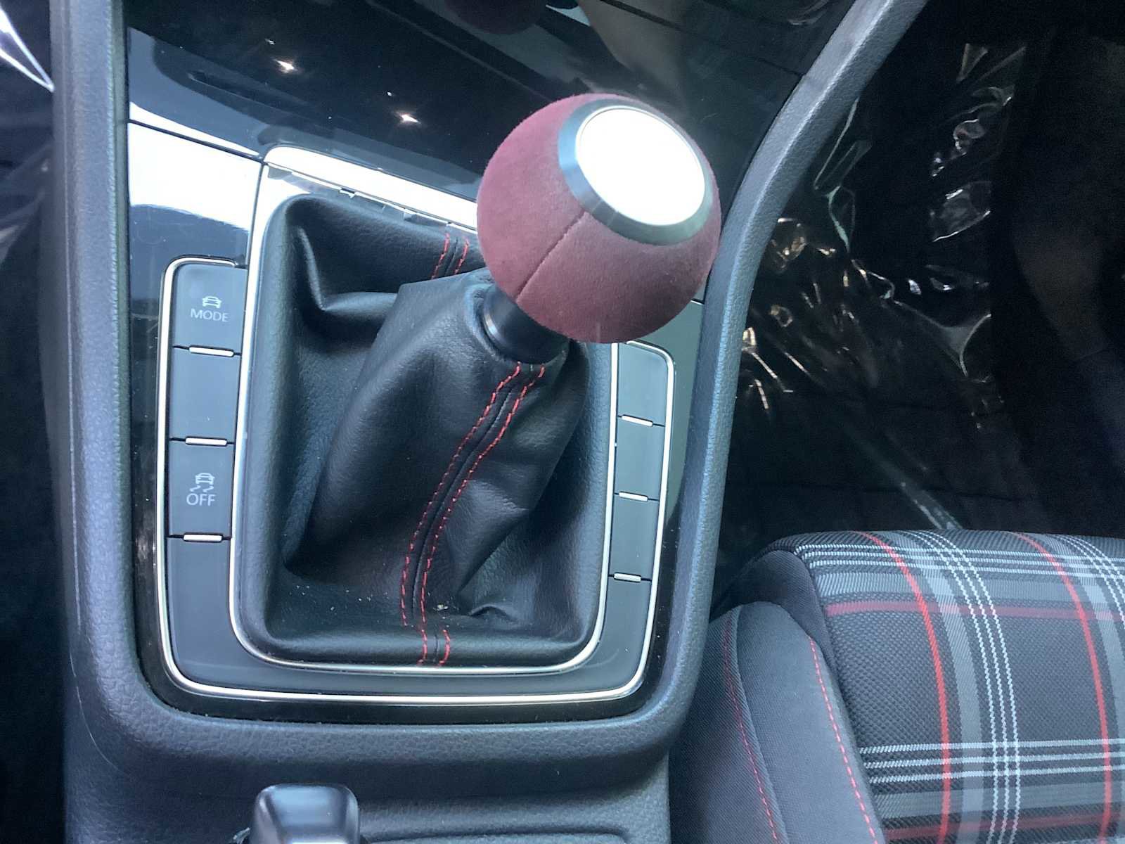 Used 2019 Volkswagen GTI S FWD image 18
