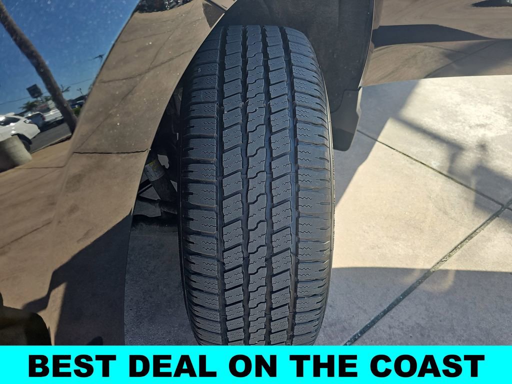 Used 2025 Chevrolet Silverado 1500 Custom AWD/4WD image 34