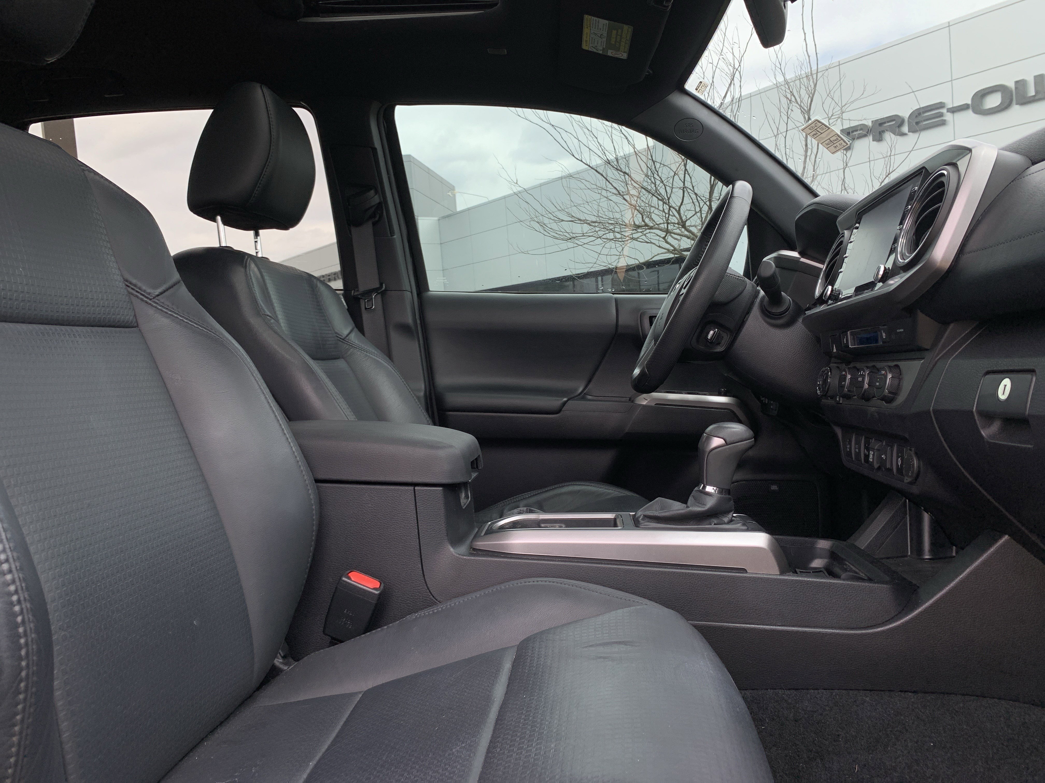 Used 2021 Toyota Tacoma Limited image 35