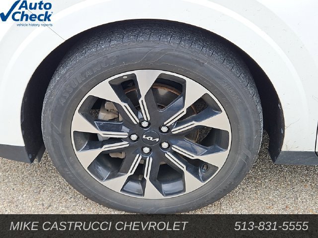 Used 2024 Kia Carnival EX FWD image 9