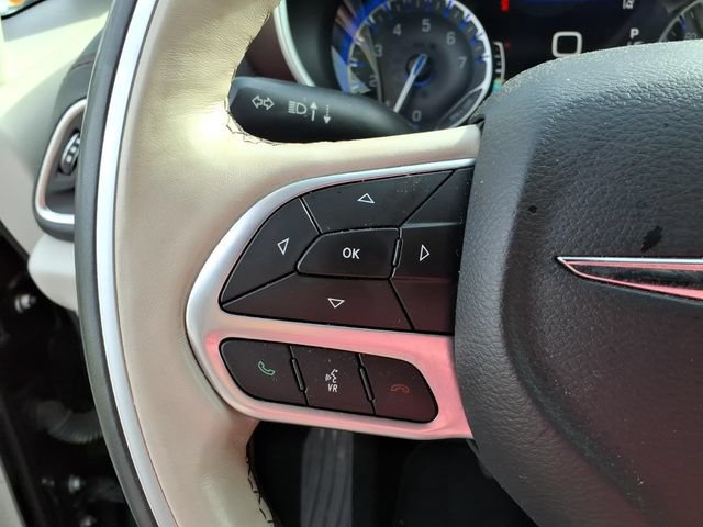 Used 2019 Chrysler Pacifica Limited FWD image 19