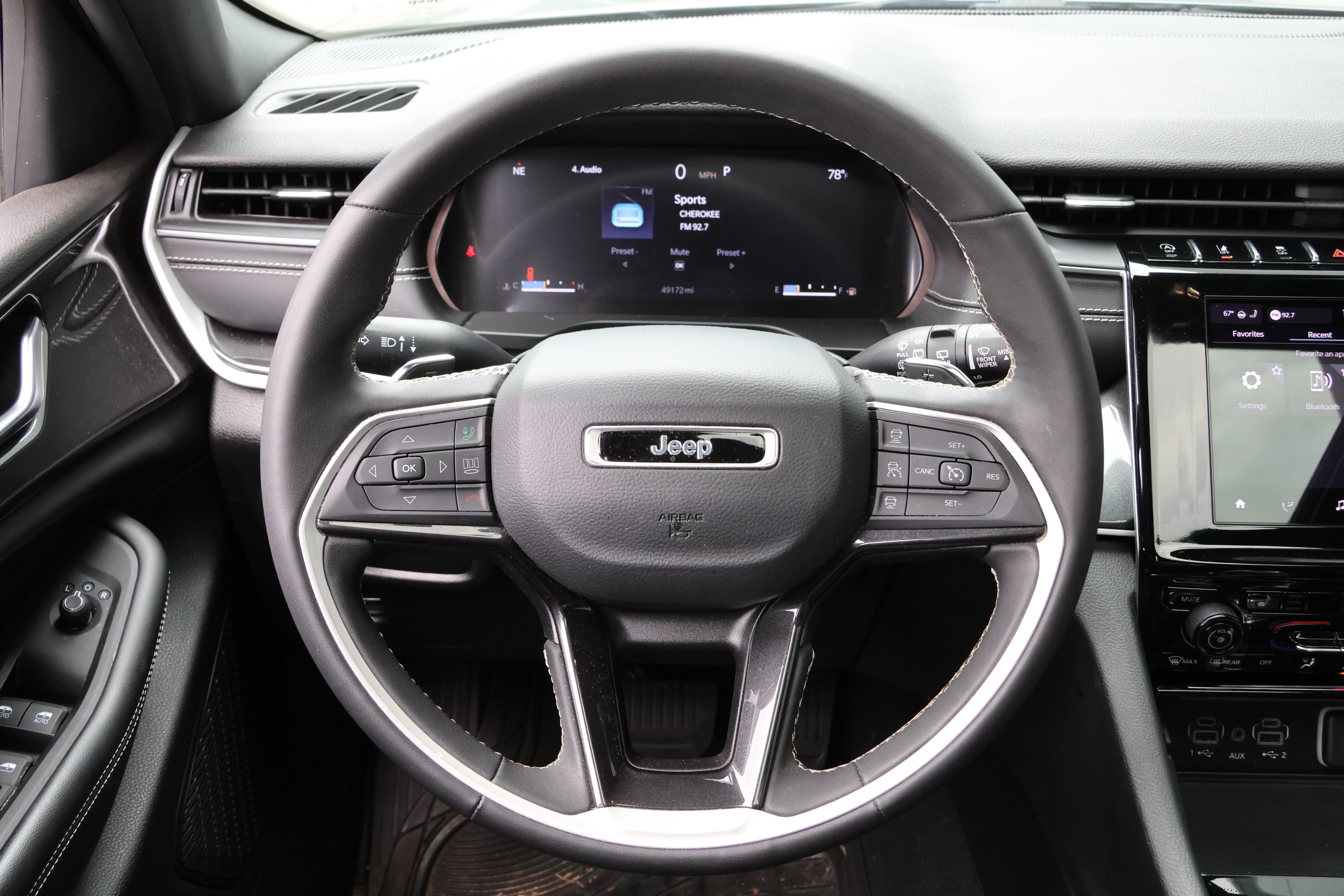 Used 2023 Jeep Grand Cherokee Altitude AWD/4WD image 17