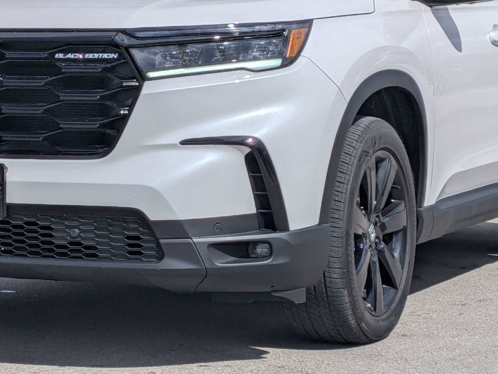Used 2025 Honda Pilot Black Edition image 10
