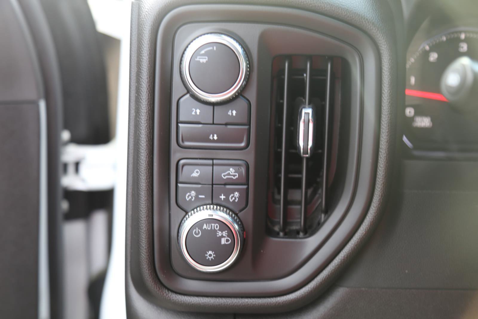 Used 2024 GMC Sierra 2500 Pro w/ 1SA Pro Safety Plus Package AWD/4WD image 7