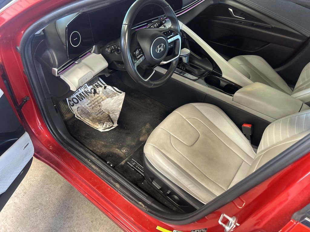 Used 2022 Hyundai Elantra Limited w/ Cargo Package image 6