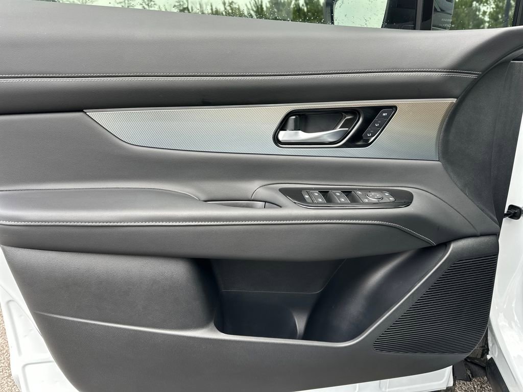 Used 2025 Nissan Murano SL w/ Cargo Package image 29