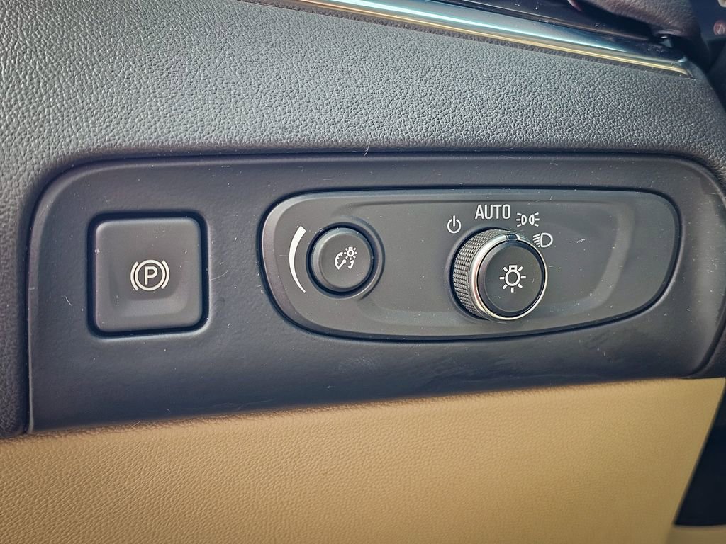 Used 2020 Buick Enclave Essence w/ Sound and Sites Package image 15