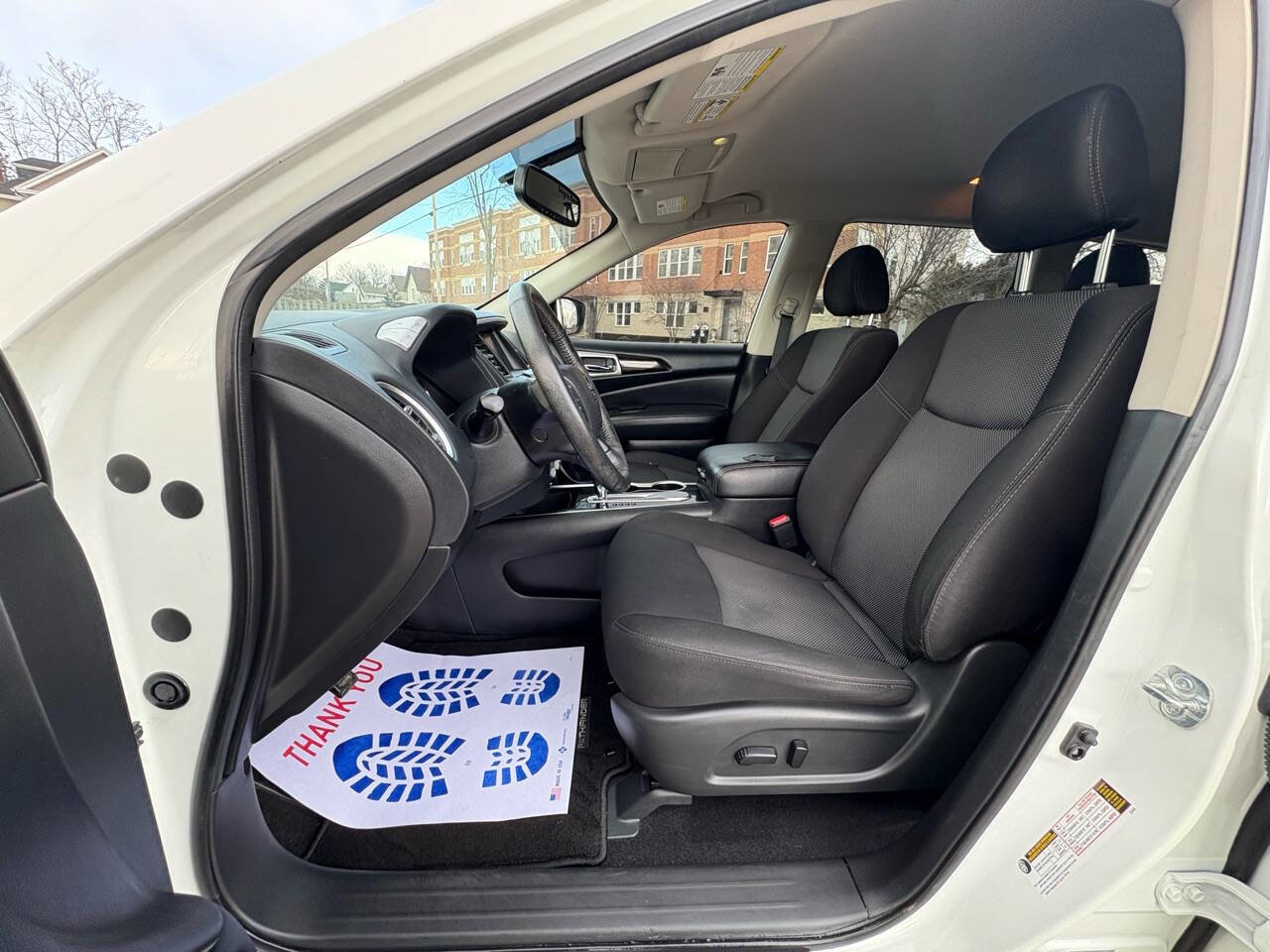 Used 2020 Nissan Pathfinder SV image 26