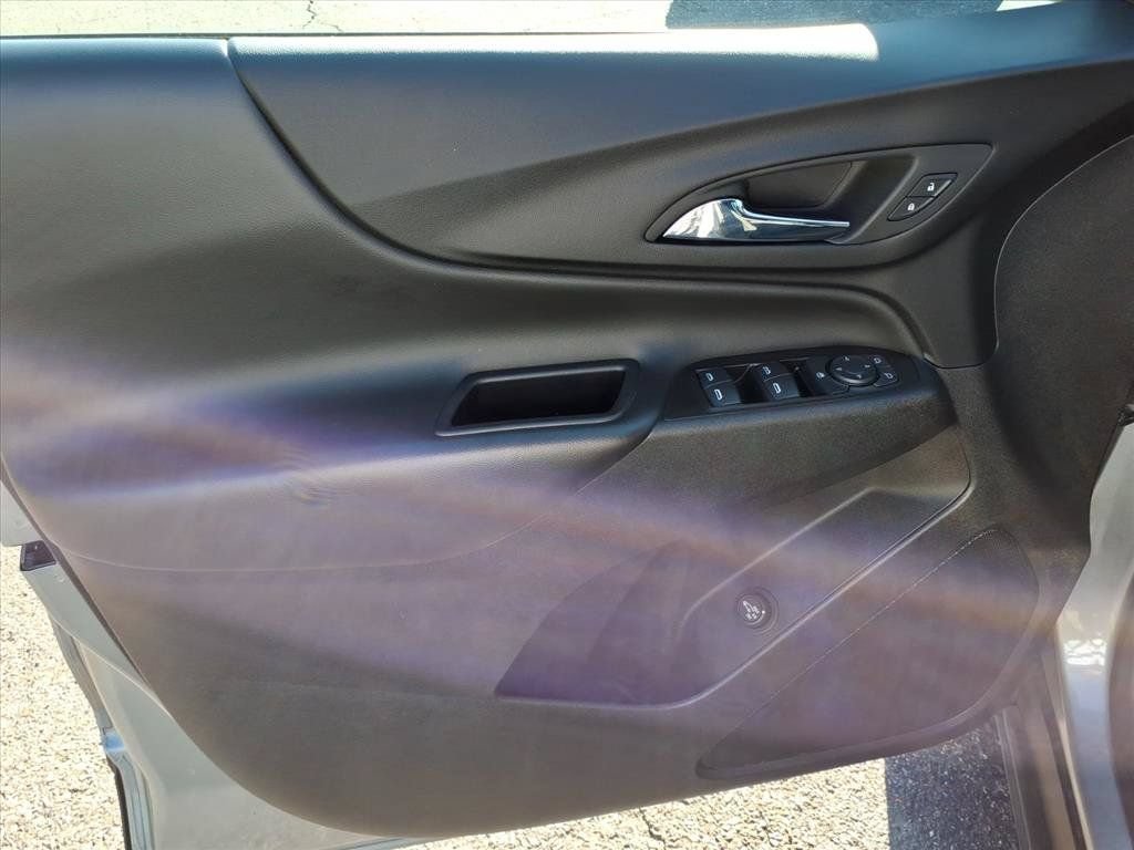 Used 2024 Chevrolet Equinox LT FWD image 22