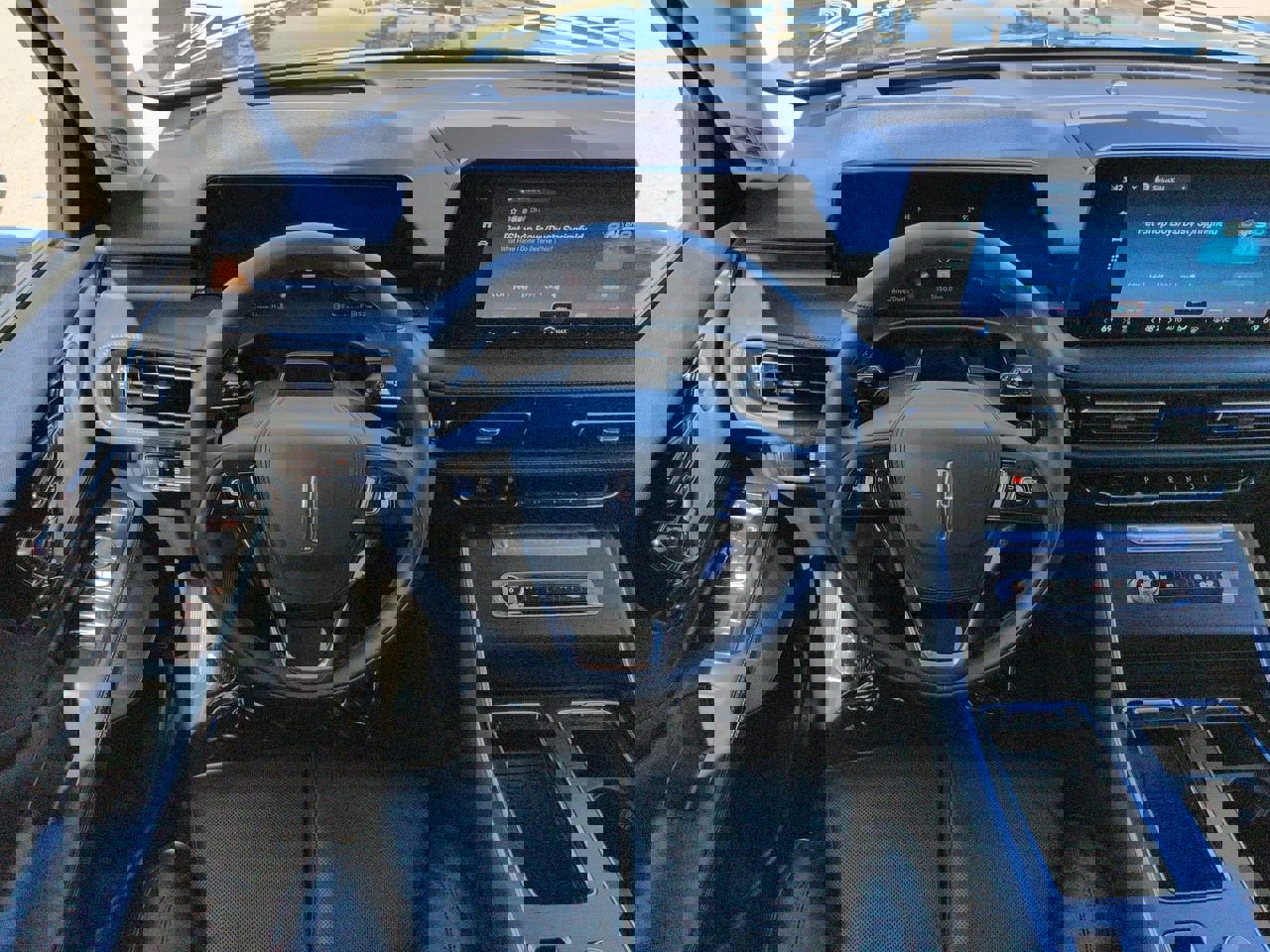 Certified 2025 Lincoln Aviator Reserve w/ Equipment Group 201A image 16