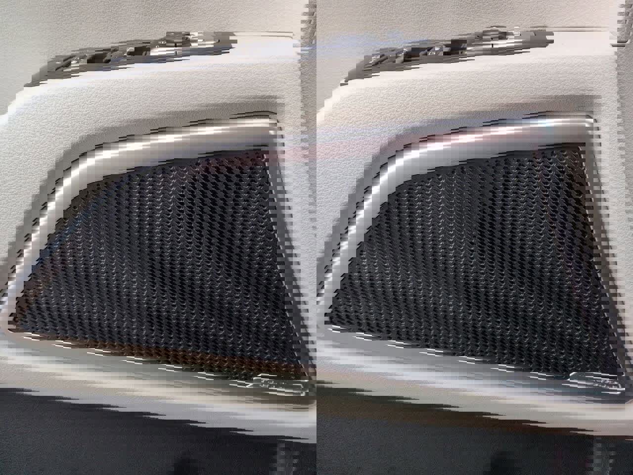 Used 2024 Kia Telluride S image 30