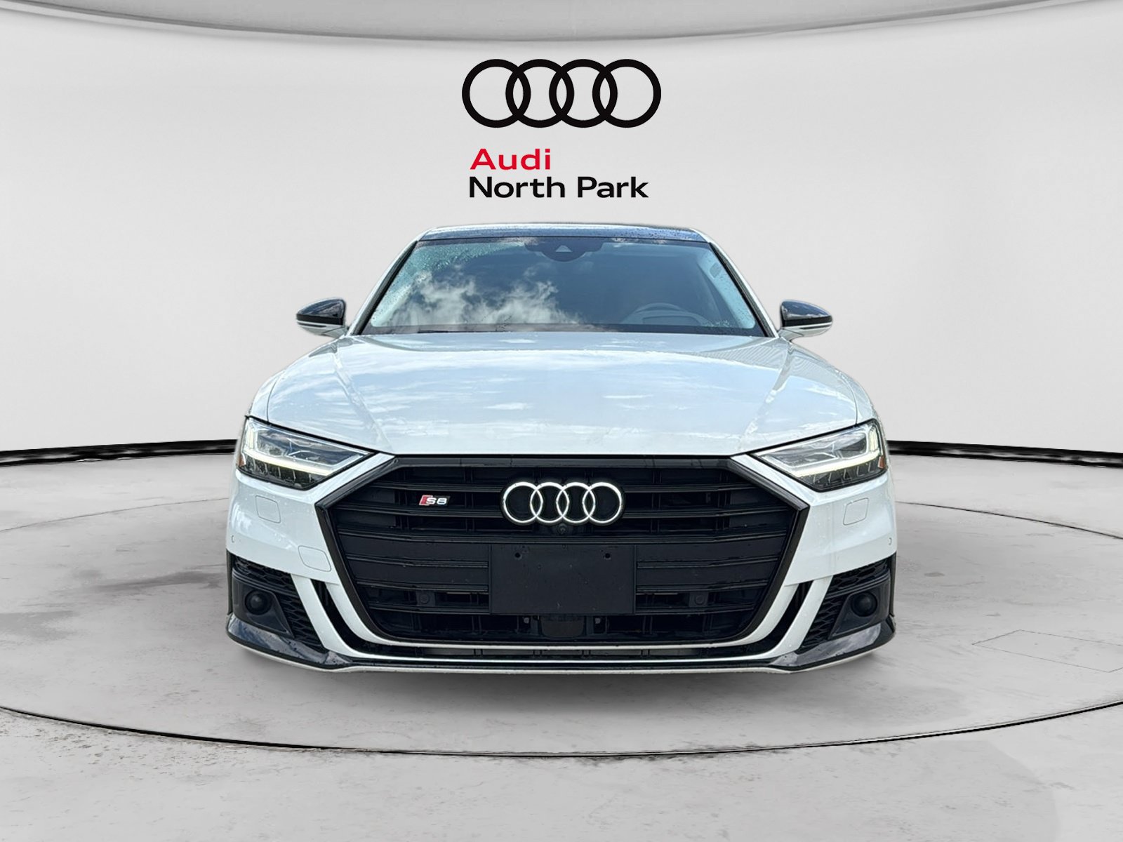Used 2020 Audi S8 L w/ S8 Executive Package AWD/4WD image 2