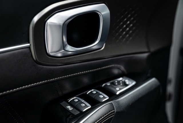 Used 2023 Kia Sorento SX image 25