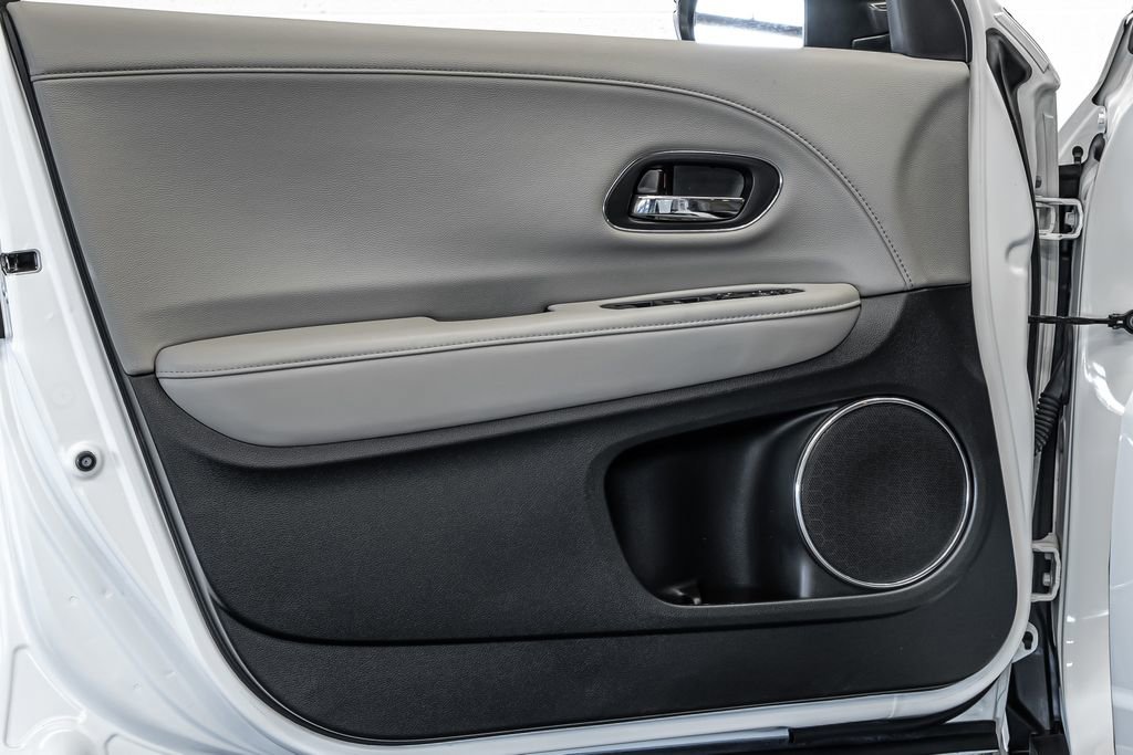 Used 2021 Honda HR-V EX-L image 9