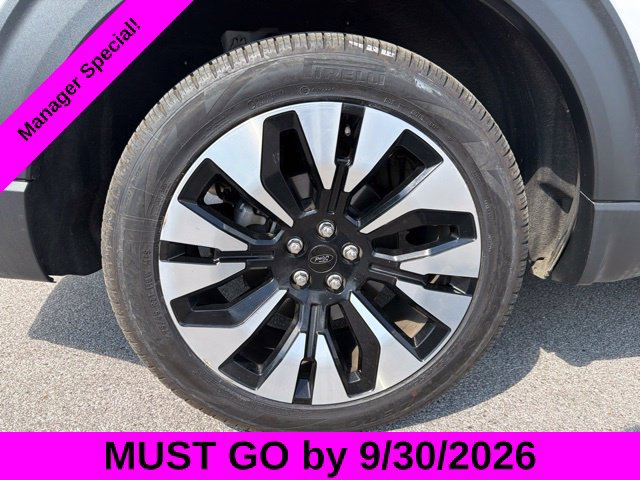 Used 2025 Ford Explorer Platinum w/ LUX Leather Package AWD/4WD image 14