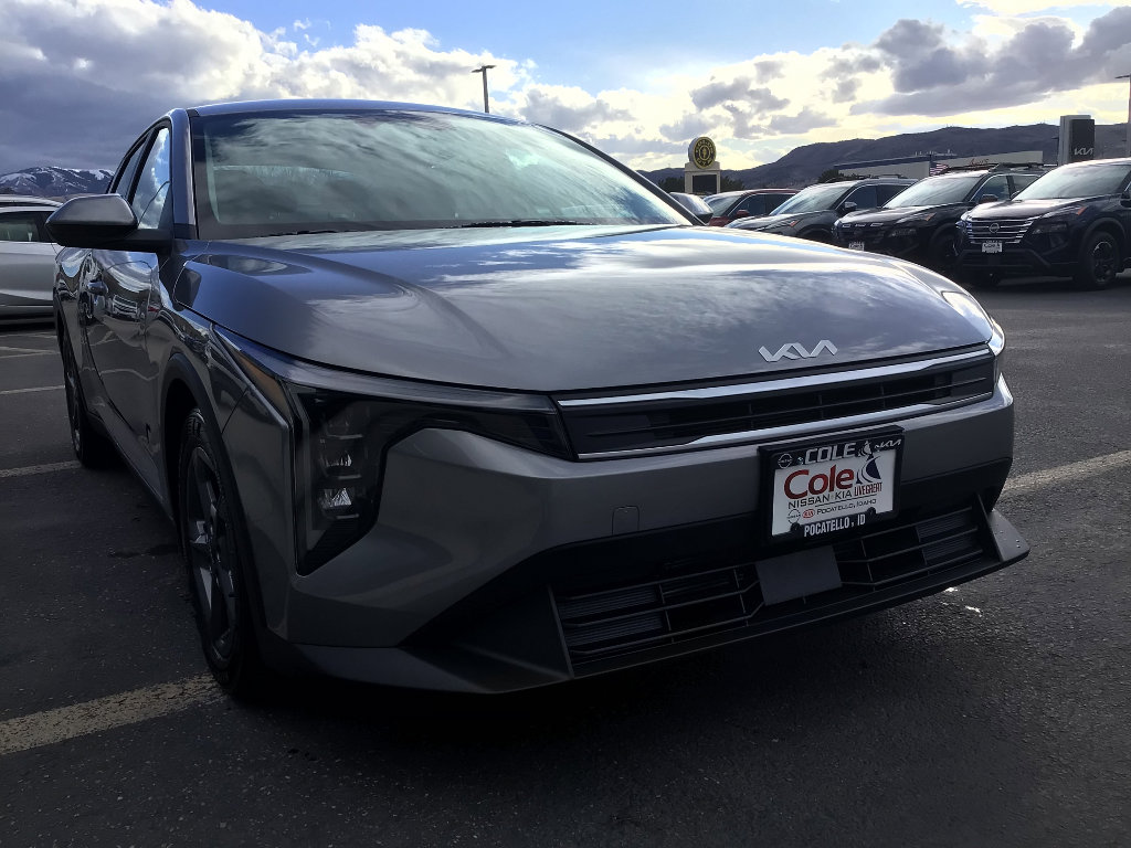 New 2026 Kia K4 LXS image 1