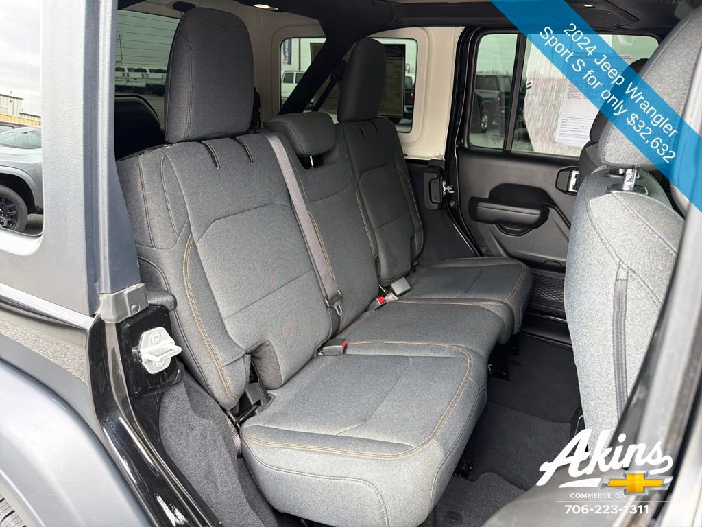 Used 2024 Jeep Wrangler Sport S image 12